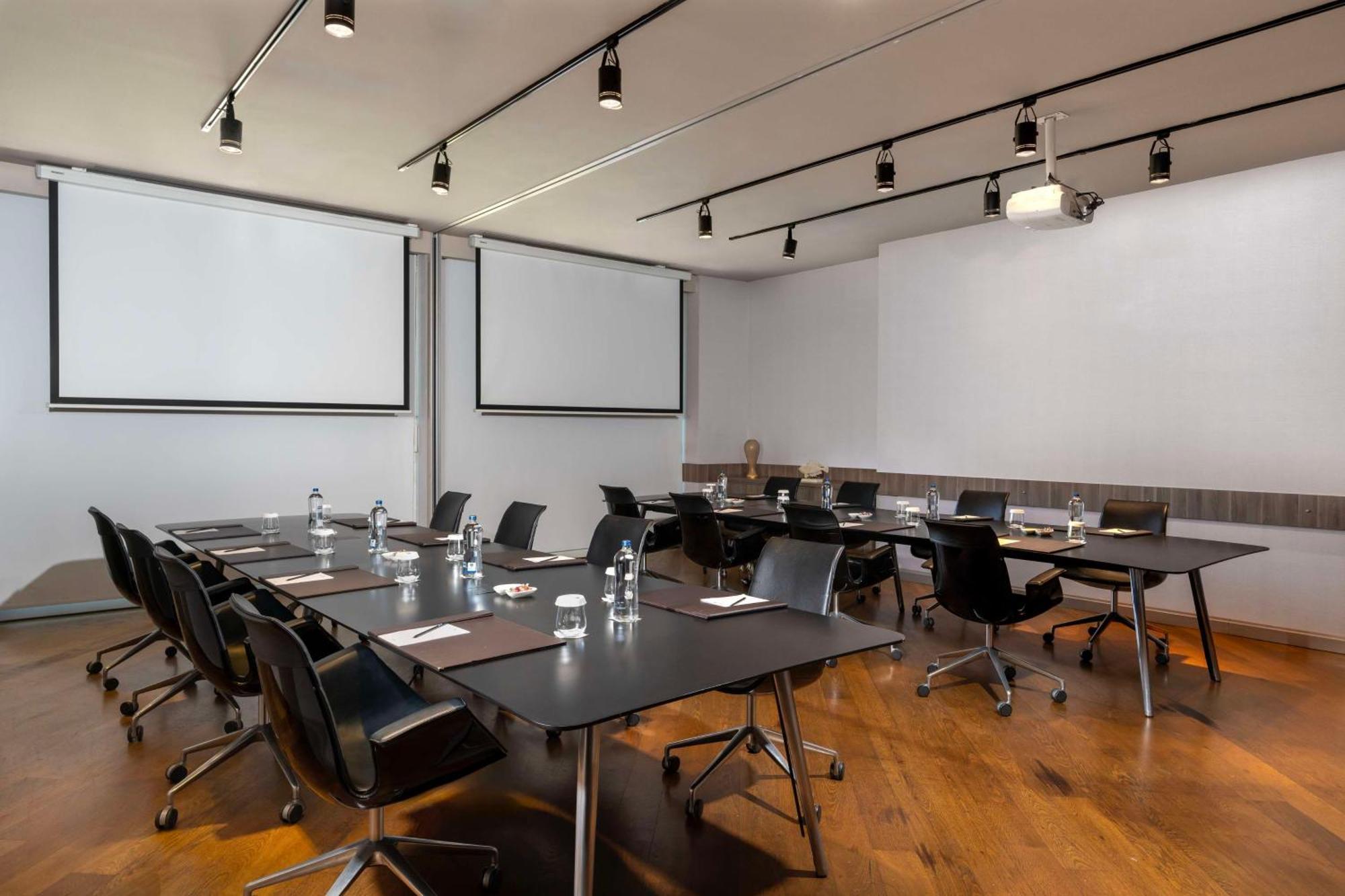 래디슨 블루 호텔 이스탄불 오토마레 외부 사진 Meeting room
