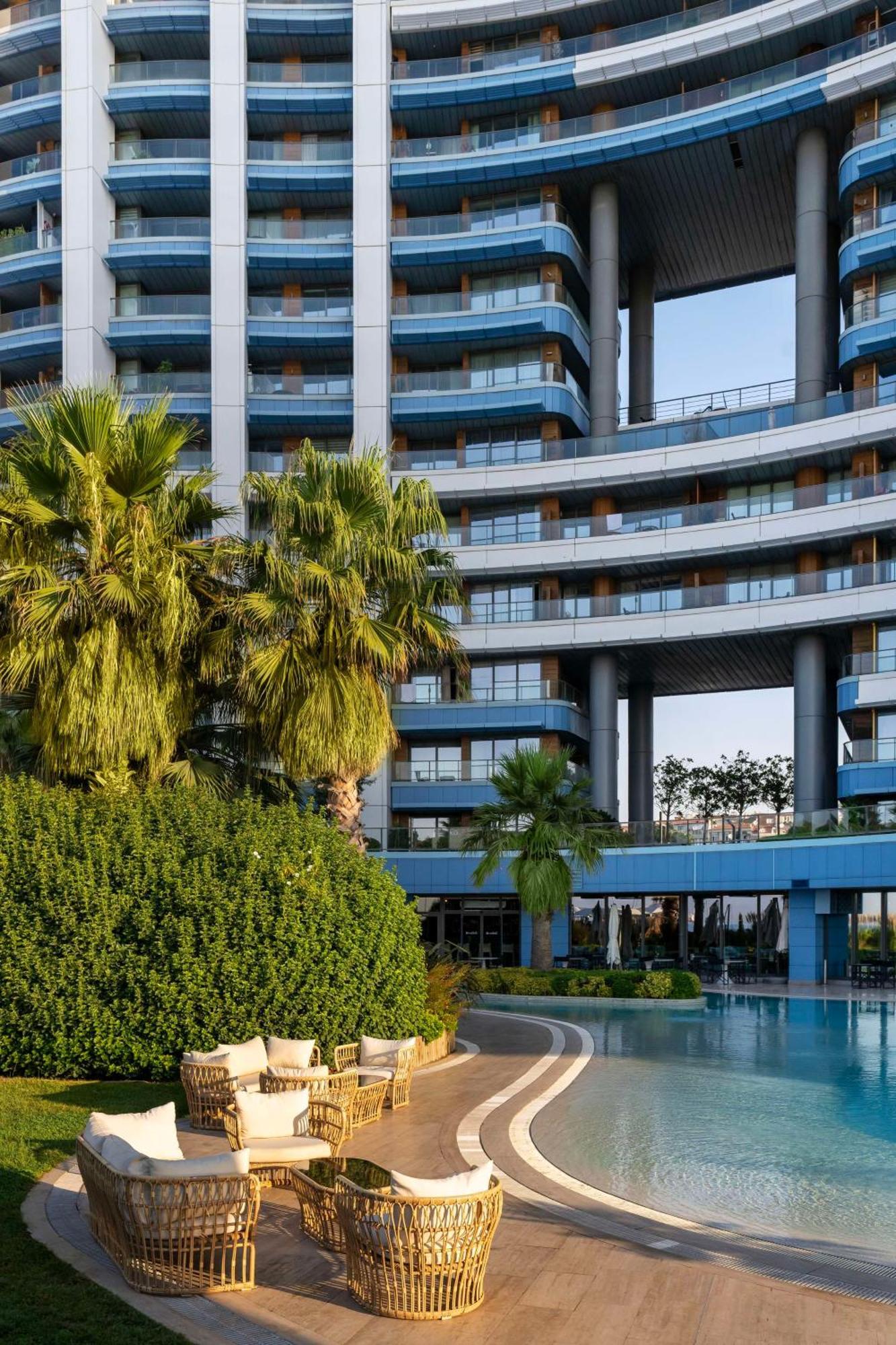 래디슨 블루 호텔 이스탄불 오토마레 외부 사진 Hilton Athens