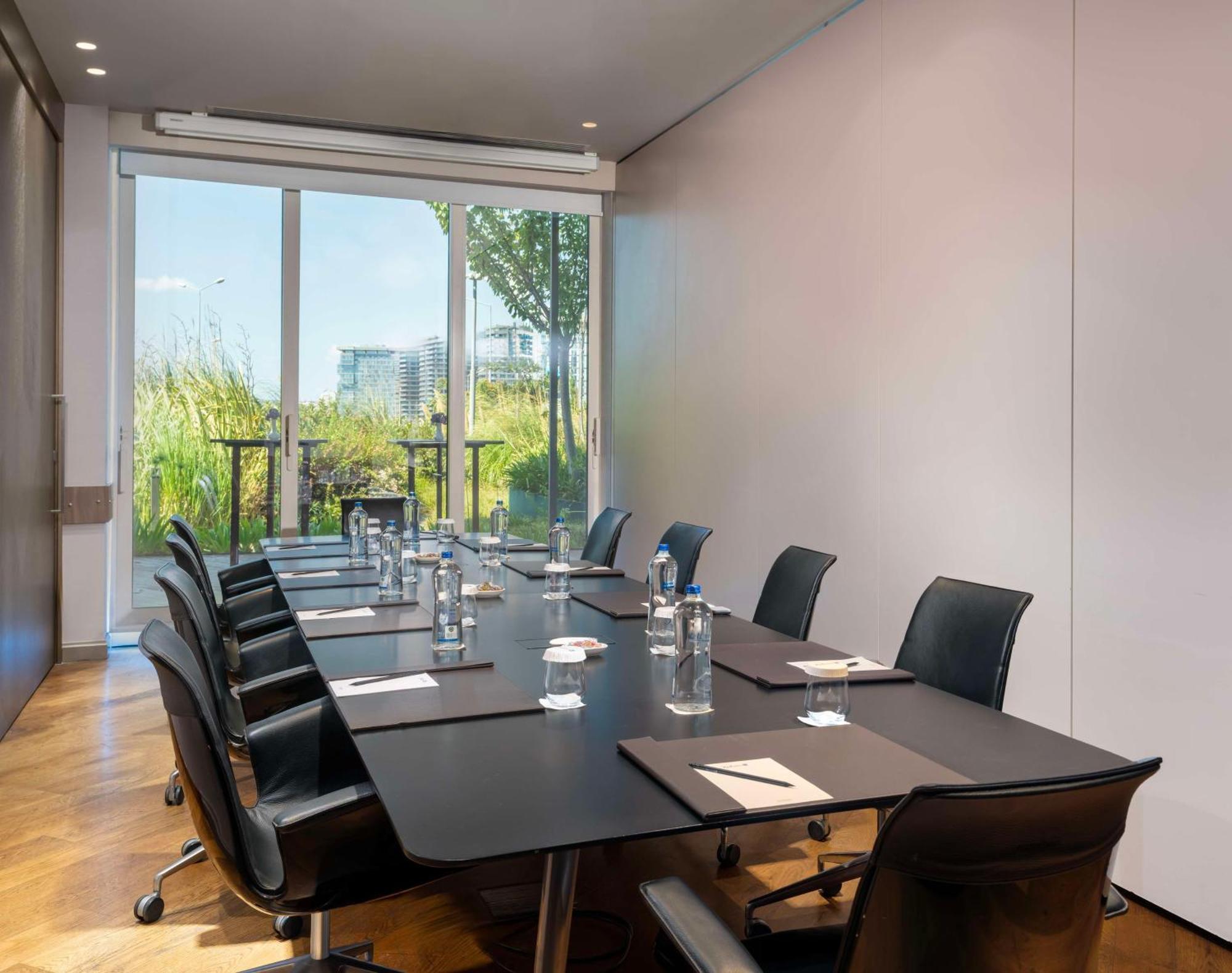래디슨 블루 호텔 이스탄불 오토마레 외부 사진 Meeting room